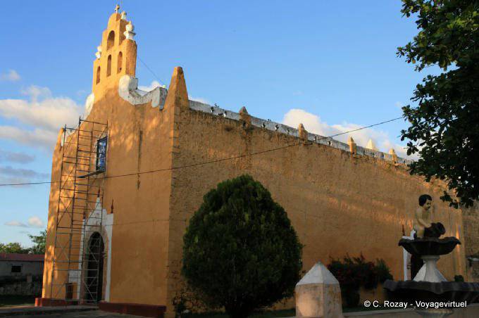 Façade en restauration, Templo San Juan de Dios, Valladolid - Mexique