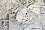 Gros plan sur visage sculptée de la fresque des quatre soleils, Frieze of the Dream Lords, Tonina, Mexique.