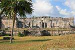 Ensemble de colonnes d'un palais, Tulum, Mexique.