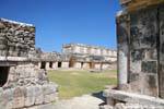 Vue depuis un angle, Carré des Oiseaux, Uxmal, Mexique.