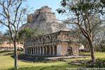 Portique de l'édifice de l'Iguane, Uxmal, Mexique.