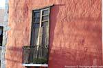 Ombre et lumière sur un mur, Valladolid, Mexique.