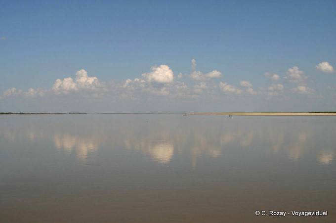 Reflets de nuages, Ayeyarwady (Irrawaddy), Bagan - Myanmar (Birmanie)