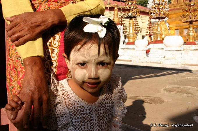 Enfant au thanaka, Bagan - Myanmar (Birmanie)