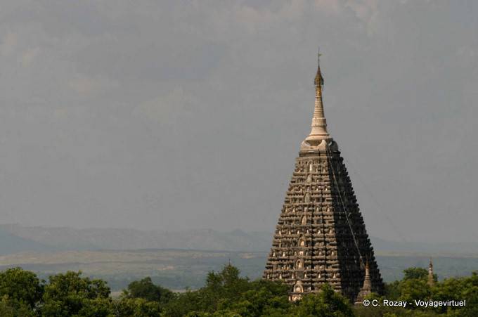 La haut du stupa de la pagode Mahabodhi, copie de la Maha Bodhi à Bodhgaya, Bagan - Myanmar (Birmanie)