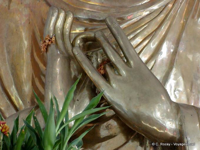Mains du bouddha en Dharma Shakra Mudra, Bagan - Myanmar (Birmanie)