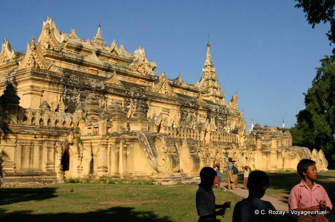 Maha Aung Mye Bonzan, le monastère, Ava, Mandalay - Myanmar (Birmanie)
