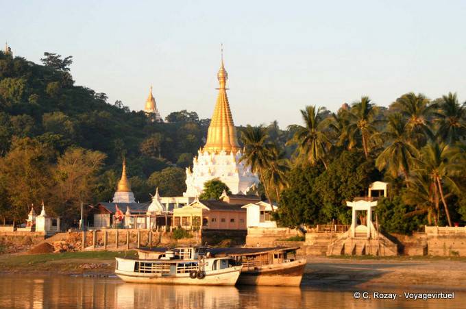 Arrivée au port de Sagaing - Myanmar (Birmanie)
