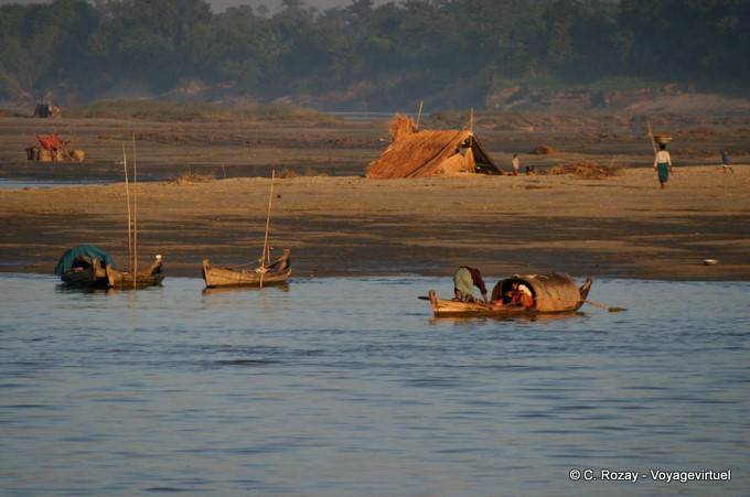 Vie quotidienne sur l'Irrawaddy, Mandalay - Myanmar (Birmanie)