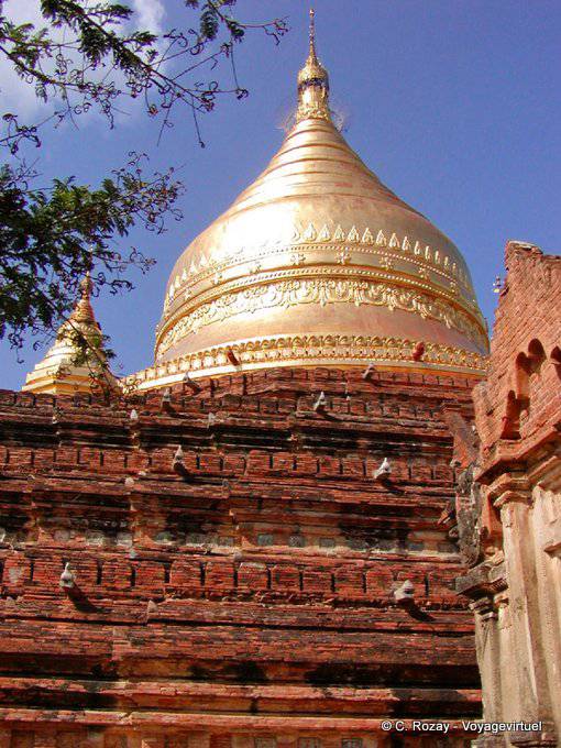 Pagode Mahamuni, vue sur le stupa doré, Mandalay - Myanmar (Birmanie)