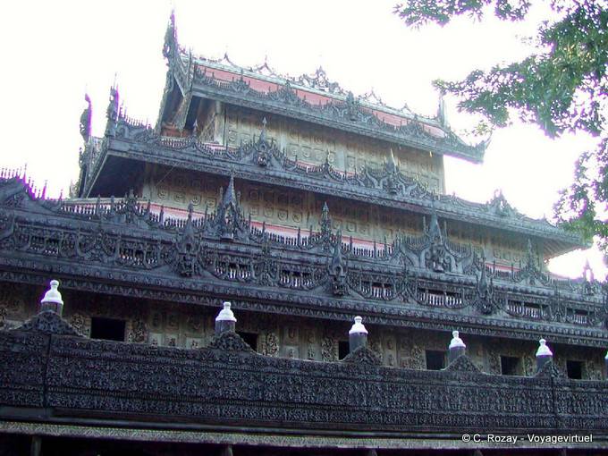 Le monastère Schwenandaw (Shwe-Kyaung-pyi en Birman), Mandalay - Myanmar (Birmanie)