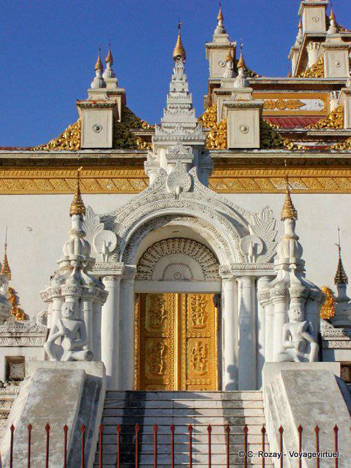 Le Temple Kuthodaw, architecture extérieure, Mandalay - Myanmar (Birmanie)