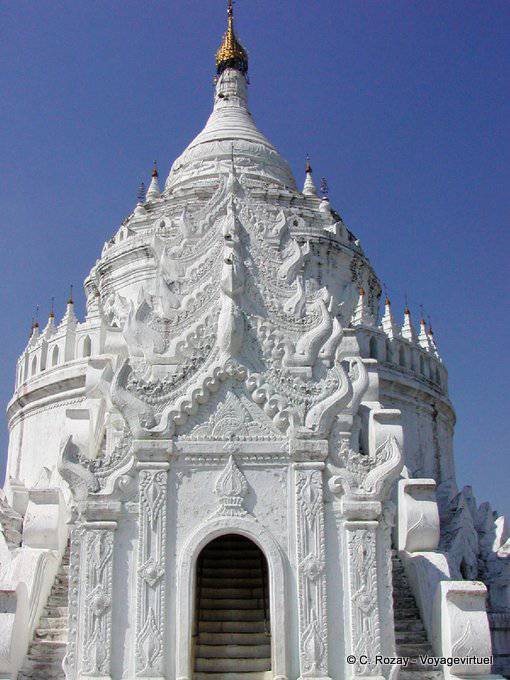 Gros plan sur le stupa, Pagode Hsinbyume, Mingun, Mandalay - Myanmar (Birmanie)