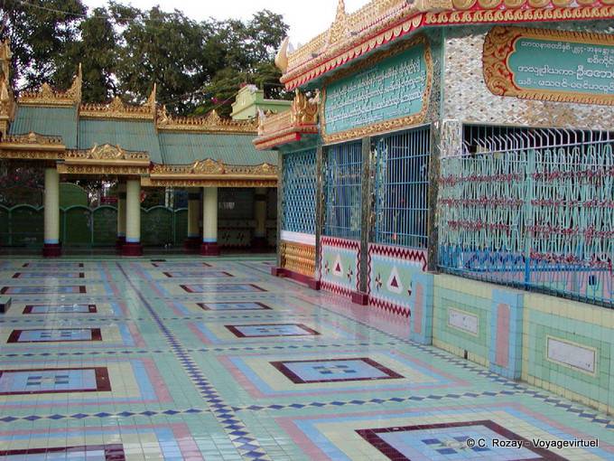 Carrelage un peu fou du temple Sun U Ponnya Shin, Sagaing - Myanmar (Birmanie)
