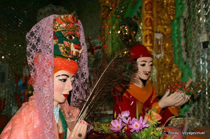 Sculptures de nats au Taung Kalat, Mont Popa - Myanmar (Birmanie)