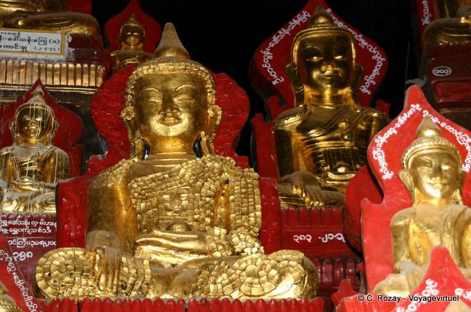 Bouddha d'or dans les grottes calcaires de Pindaya - Myanmar (Birmanie)