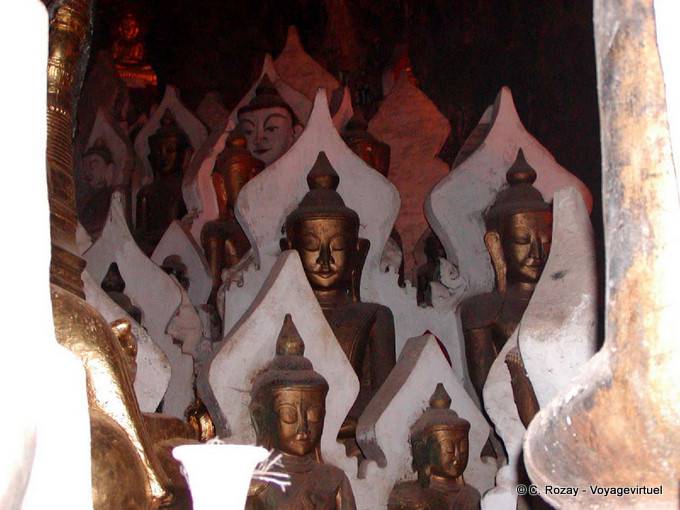 Démonstration de l'iconographie bouddhique, Pindaya - Myanmar (Birmanie)