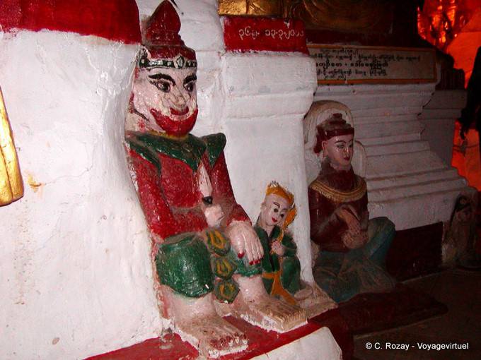 Nats incrustés dans le mur, Schwe Umin, Grotte de Pindaya - Myanmar (Birmanie)