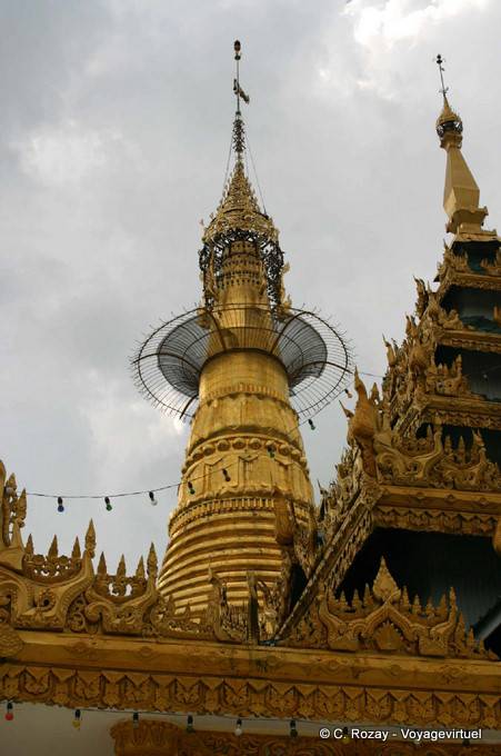 Haut du stupa de la Pagode Botataung, Yangon - Myanmar (Birmanie)