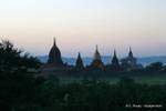 Brume du soir à Bagan, Birmanie.