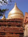 Pagode Mahamuni, vue sur le stupa doré, Mandalay, Birmanie.