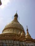 Sommet du stupa de la pagode Mahawizaya, Yangon, Birmanie.