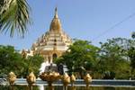 Swe Taw Myat Pagode, vue extérieure, Rangoon, Birmanie.
