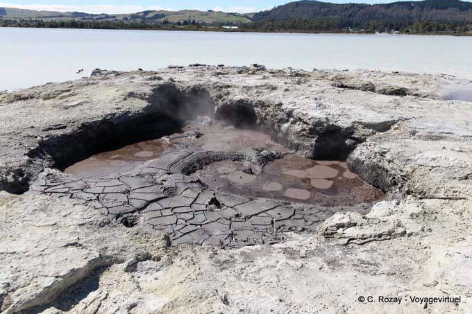 Sulphur Point, Volcanic Lake, Rotorua - Nouvelle-Zélande