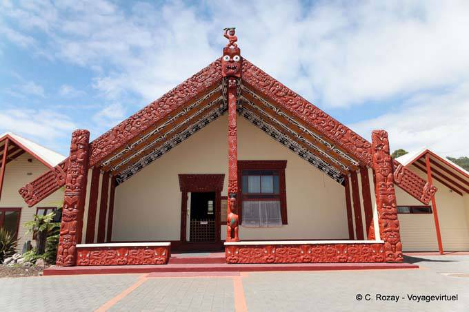 The Whare Tupuna (ancestral house), Whakarewarewa Thermal Village, Rotorua - Nouvelle-Zélande