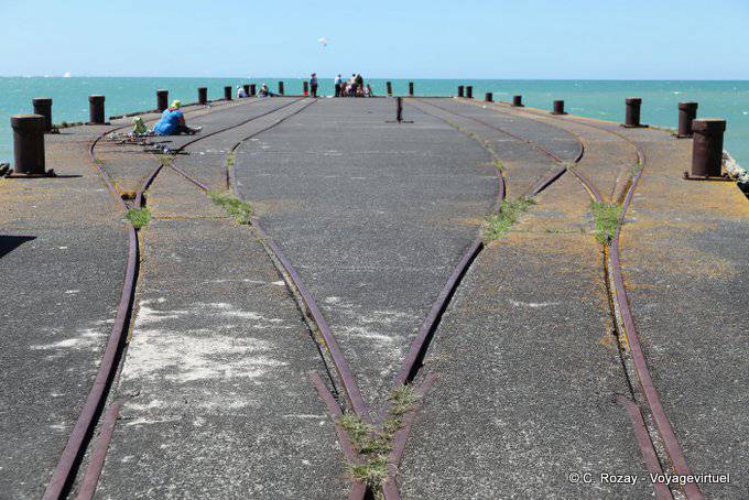 Croisement ferroviaire sur le ponton, Anaura Bay, East Cape - Nouvelle-Zélande