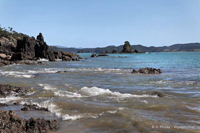 Whitikau rocks, Oakura Bay, Northland - Nouvelle-Zélande