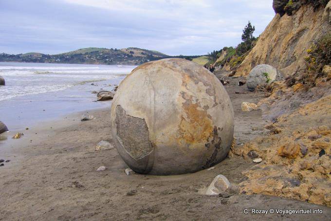 Globe de pierre, Moeraki Boulders Scenic Reserve, Otago - Nouvelle-Zélande