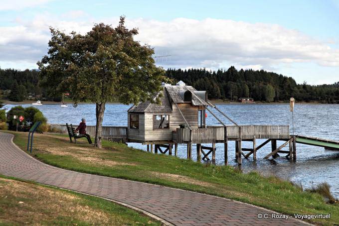 Construction sur la rive, Te Anau Lake, Southland - Nouvelle-Zélande