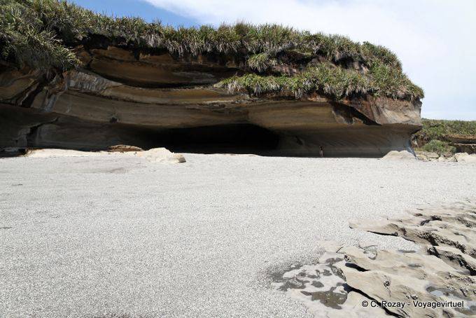 Formation géologique sur la plage de graviers, Paparoa Park, Truman Track, Westcoast - Nouvelle-Zélande