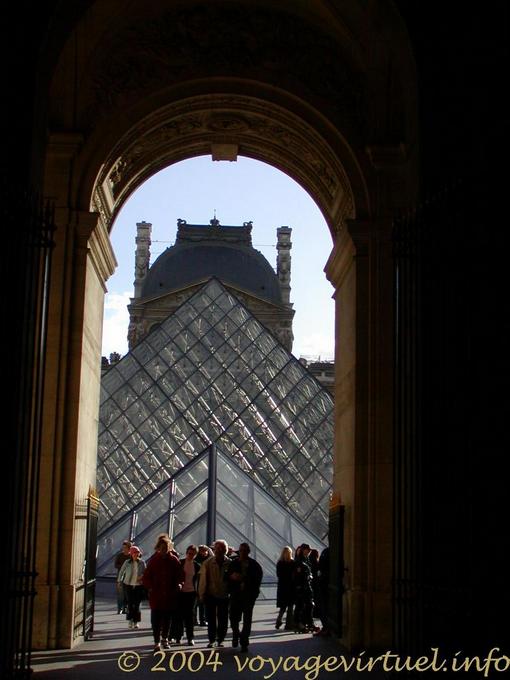 Géométrie variable, Le Louvre, Paris - France
