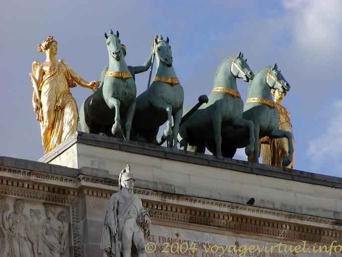 Haut de l'arc de triomphe du Carrousel, Paris - France