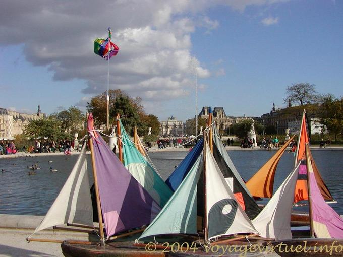 Bateaux à voiles, Jardin des Tuileries, Paris - France