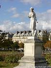 Sculpture de Diane chasseresse, nudité au Jardin des Tuileries, Paris, France.