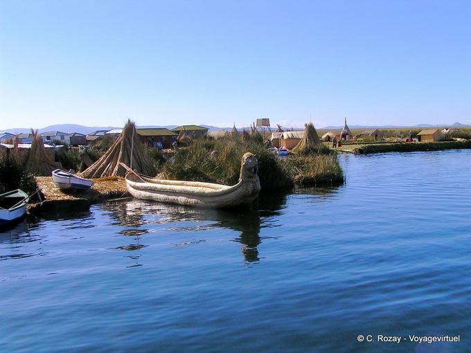 Barque en totora (jonc tressé), Titicaca life -Pérou