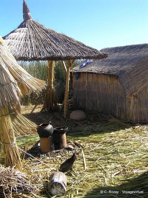 Totora's houses, Titicaca -Pérou