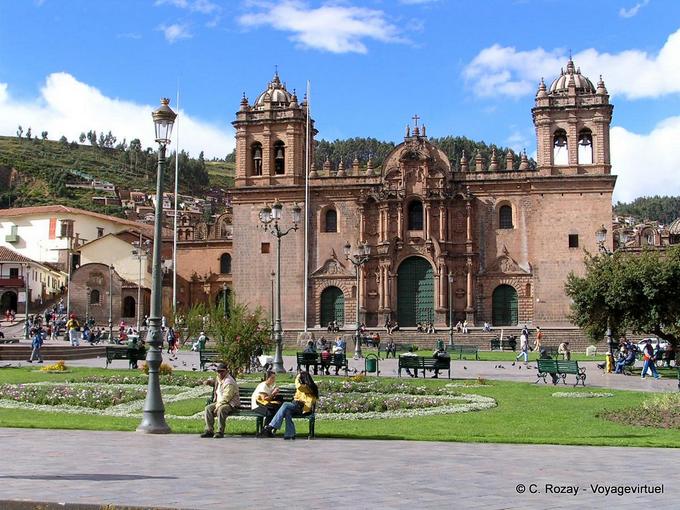 Cusco, plaza de Armas, catedral de la Compania -Pérou