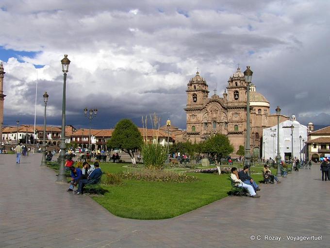 Angle de la place du Puma (Huacaypata) renommée Plaza de Armas, Cuzco -Pérou