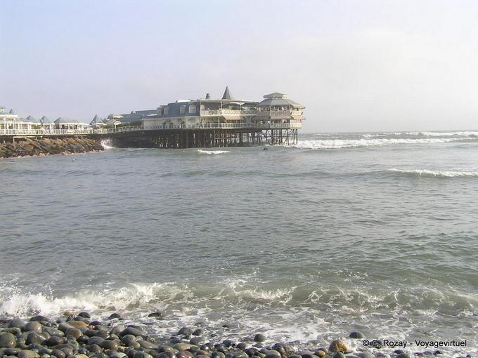 La Rosa Nautica vers playa Makaja, Miraflores, Lima -Pérou