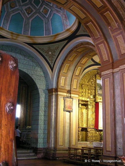 Dôme et dorure Monasterio de La Merced, Quito -Équateur