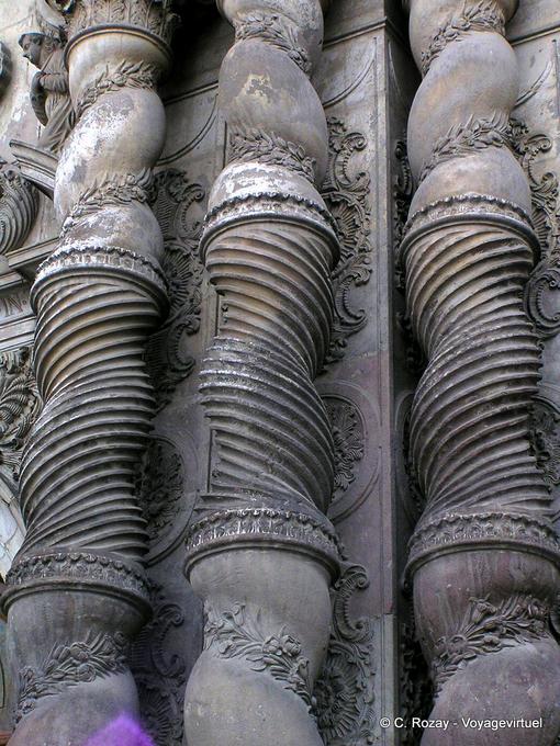 Détail Basílica del Voto Nacional, Quito -Équateur