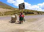 Lamas à la Raya, altitude 4335m, Puno les desea feliz viaje, Pérou.