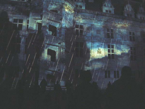 Mauvais temps
Sons et lumières au chateau de Blois
Nikon D100 sur pied
Mots-clés: château Blois lumière