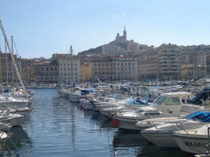 Marseille Le vieux port
Marseille, le vieux port, au fond, la "Bonne Mère" qui protège les marins.
Mots-clés: Marseille
