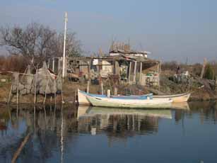 Palavas les Flots - Une cabane de pêcheur
Une cabane de pêcheur au bord du canal à Palavas les Flots.
Mots-clés: Palavas-les-flots