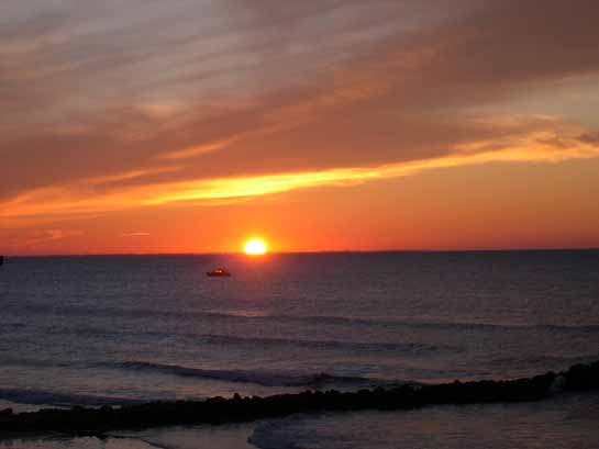 Levée de soleil
Le levé du soleil sur la mer à Palavas les Flots 
Mots-clés: Palavas-les-flots